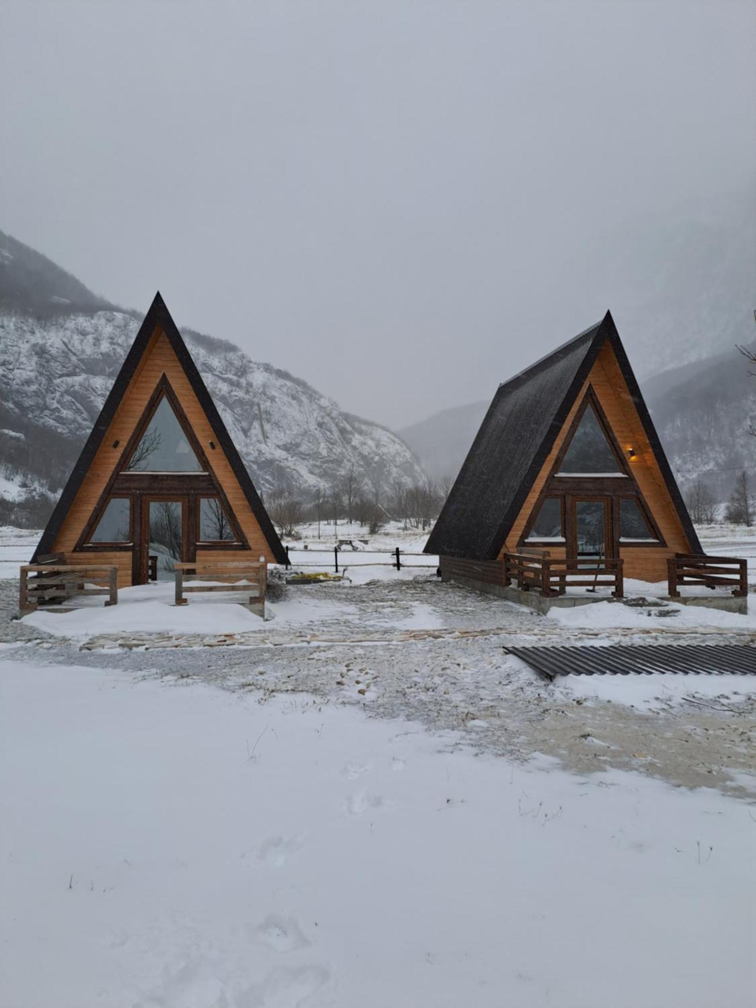 Wooden Cottages Konak Savnik ภายนอก รูปภาพ