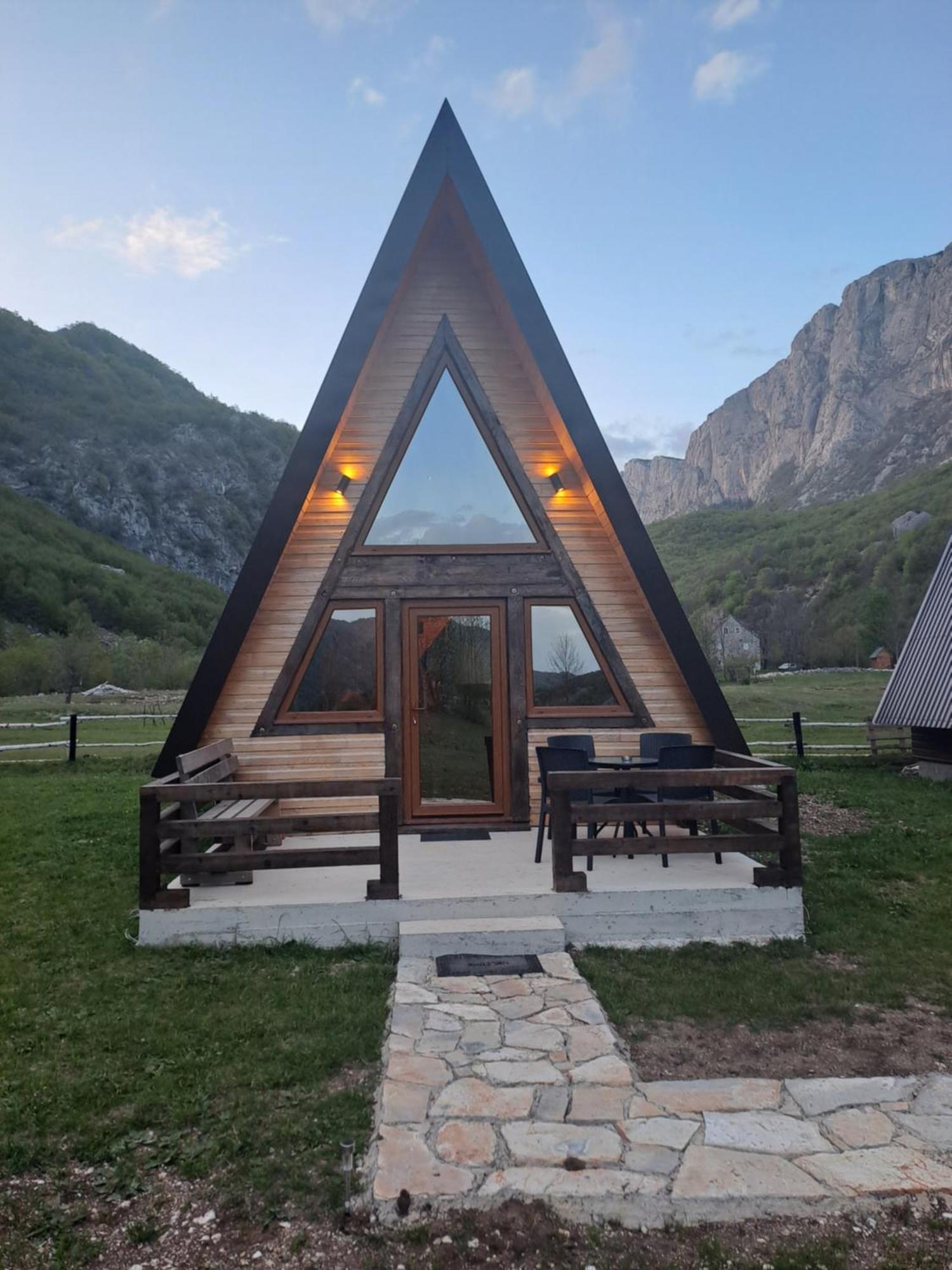 Wooden Cottages Konak Savnik ภายนอก รูปภาพ