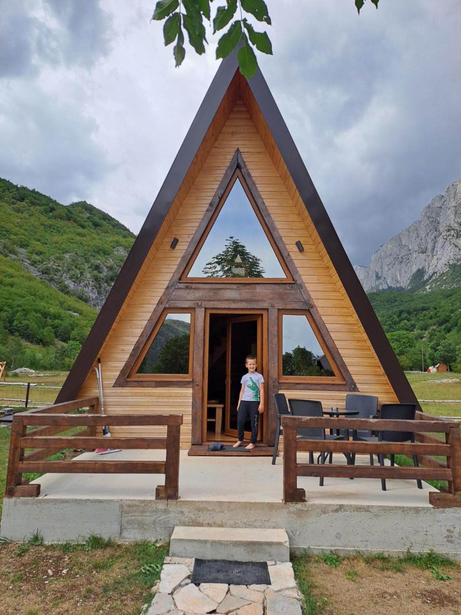 Wooden Cottages Konak Savnik ภายนอก รูปภาพ
