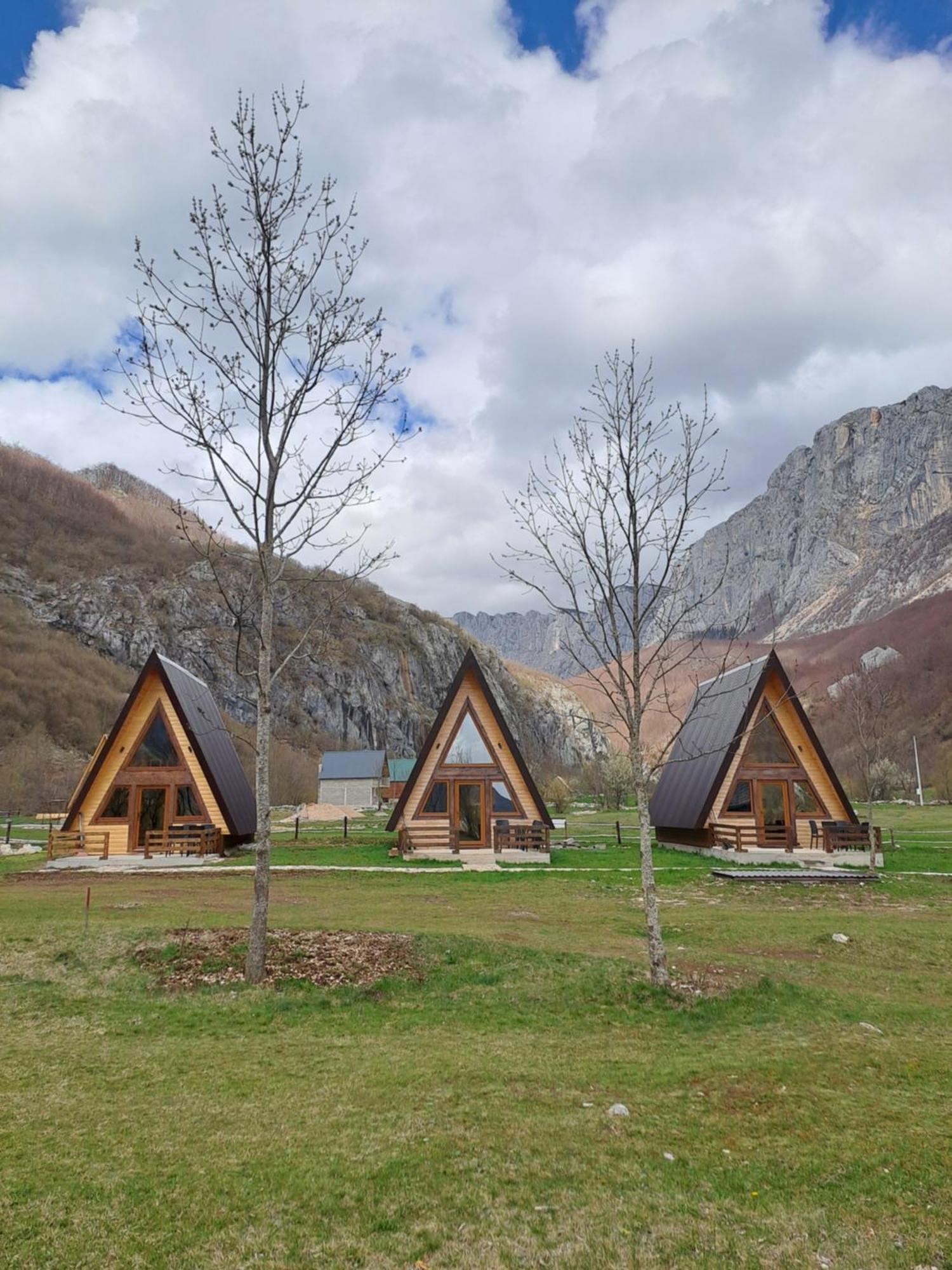 Wooden Cottages Konak Savnik ภายนอก รูปภาพ